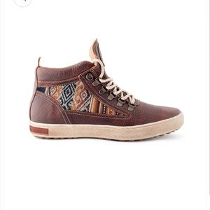 Inkkas Women’s Camping Boot